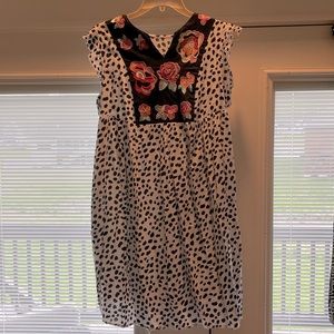 Savanna James size medium black and white with floral